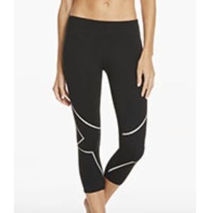 **MOVING SALE** Fabletics athletic Capri leggings